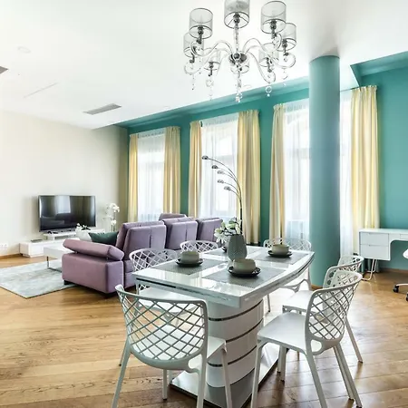 Old Town V.i.p. Апартаменты